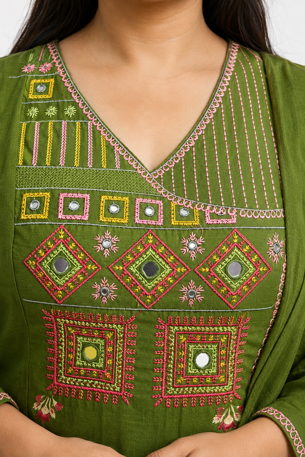 Chatkhori Suit Set